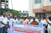 Fishermen picket Fisheries Dy. Director’s office demanding subsidized kerosene